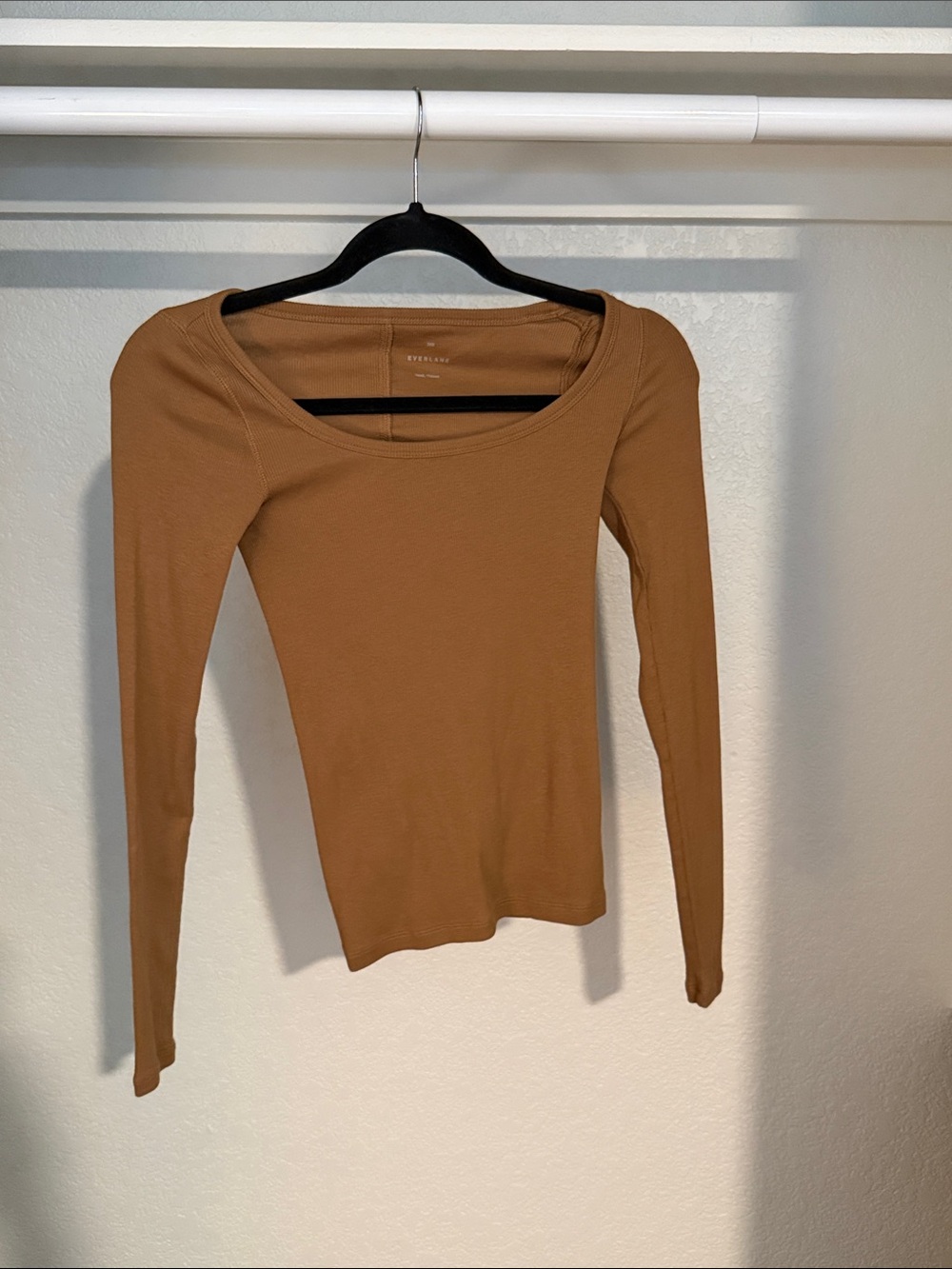 Everlane Ribbed Scoop-Neck Long Sleeve Top - Camel